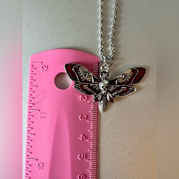 Vintage Butterfly Skull Decor Clavicle Chain Halloween Punk Pendant Necklace New - Picture 6 of 8